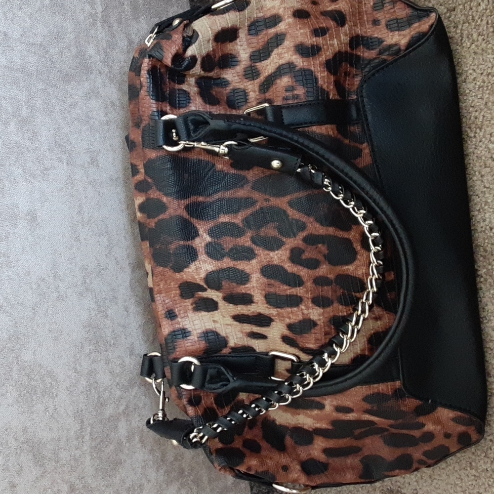 NEW!Apt 9 Leopard Handbag